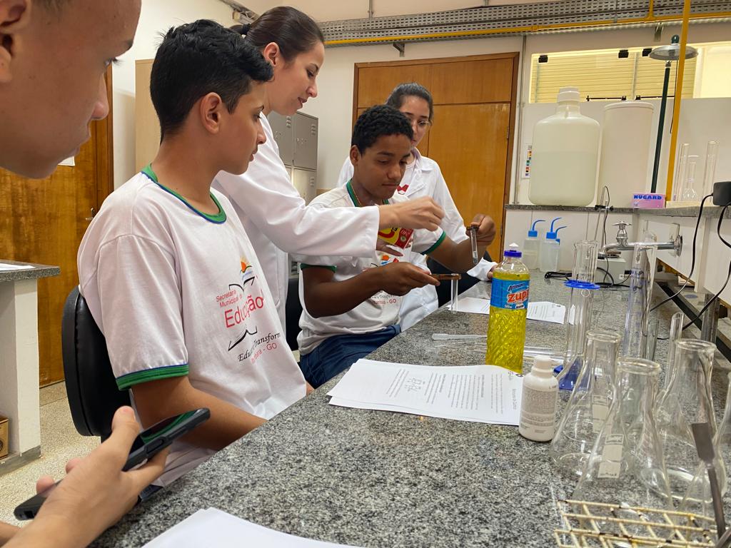 Reações químicas também foram experimentadas nos laboratórios